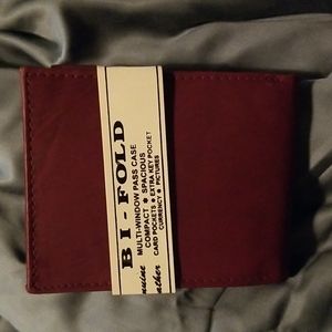 Bi-fold leather wallet
